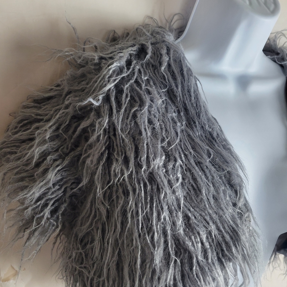 Women's Short Faux Fur Shrug Cardigan - Gray - Picture 3 of 9